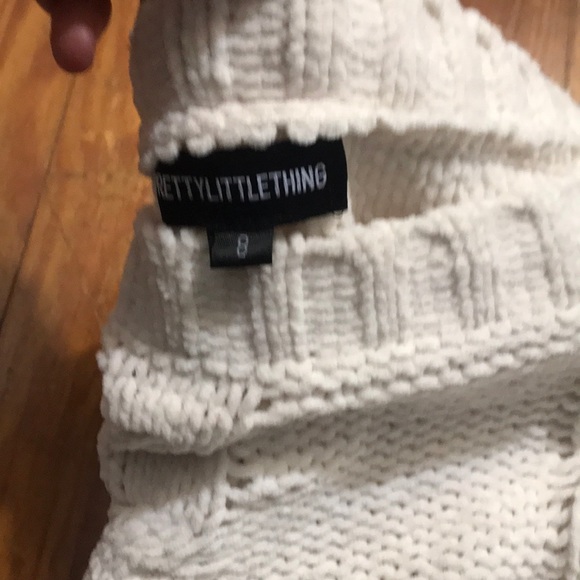 ⚠️ SOLD Cream ripped/distressed sweater - Picture 4 of 5